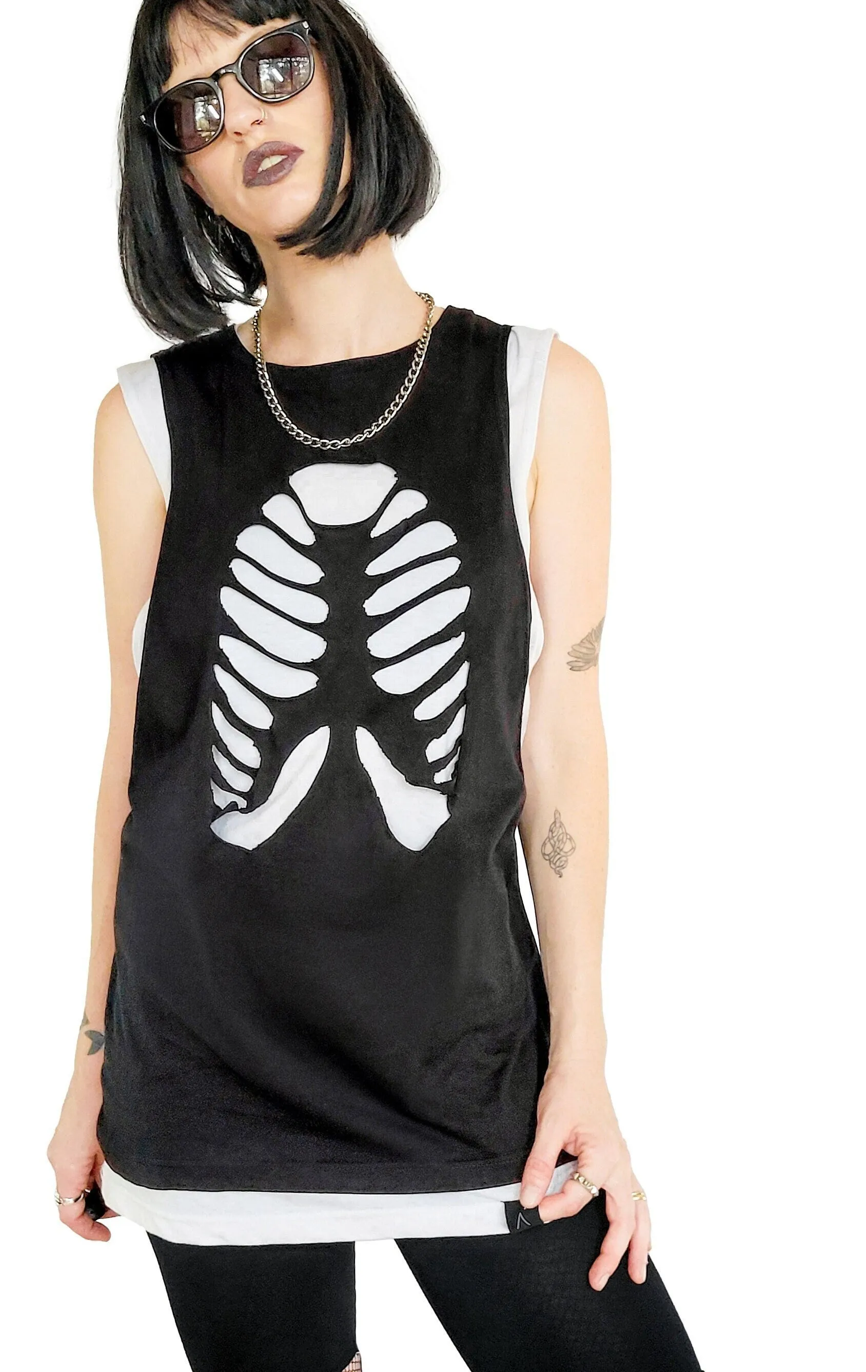 Cut out skeleton Rib Cage tank top in black & white