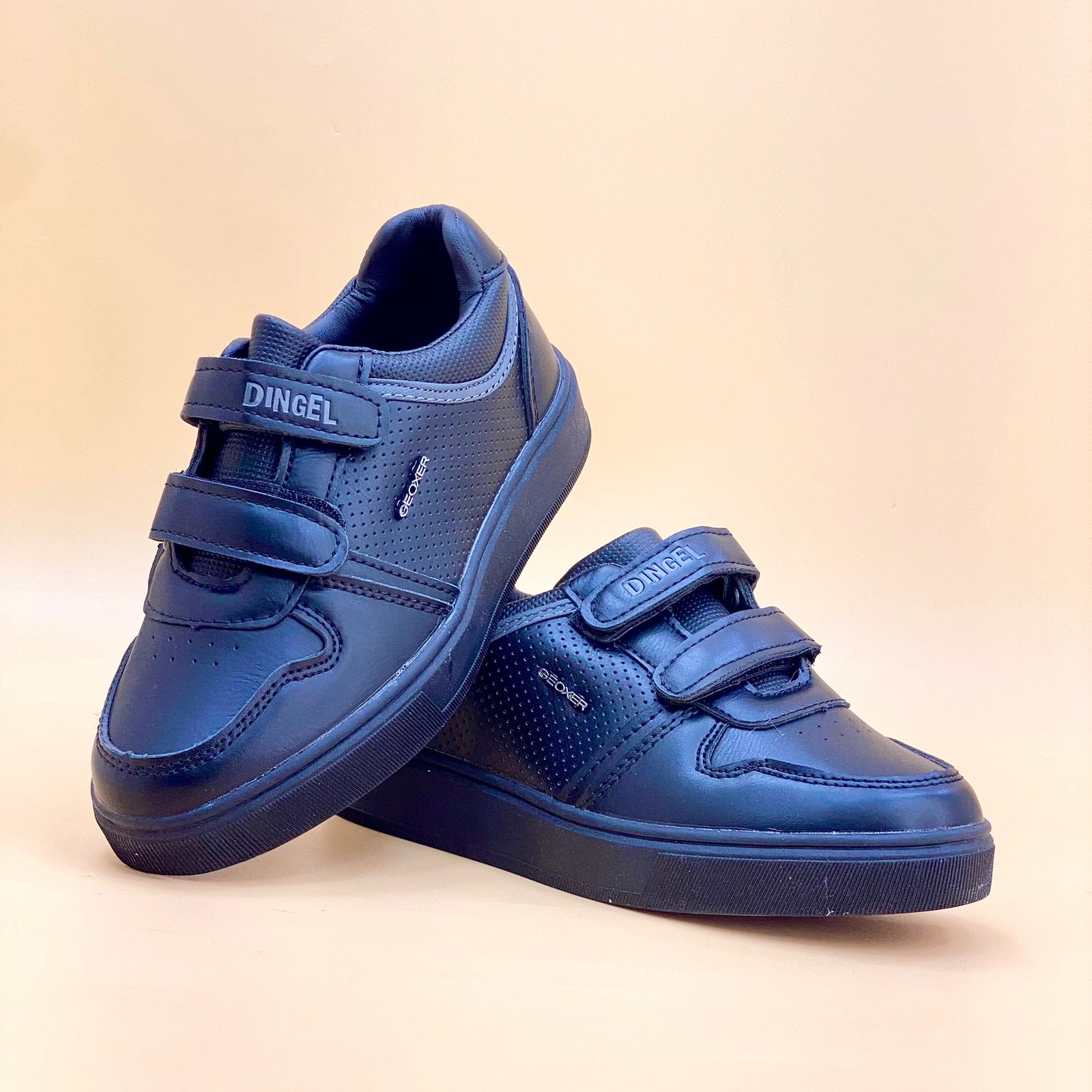 NEW ,  KIDS SHOES SIZE FROM 25 TO 36 K76