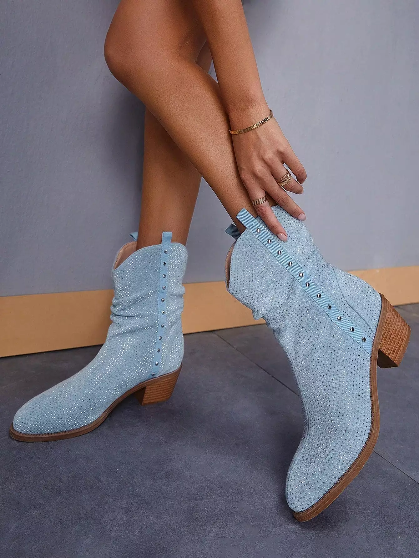 Women Studded Decor Faux Suede Fashion Boots, Fashion Baby Blue Slouchy Boots For Outdoor