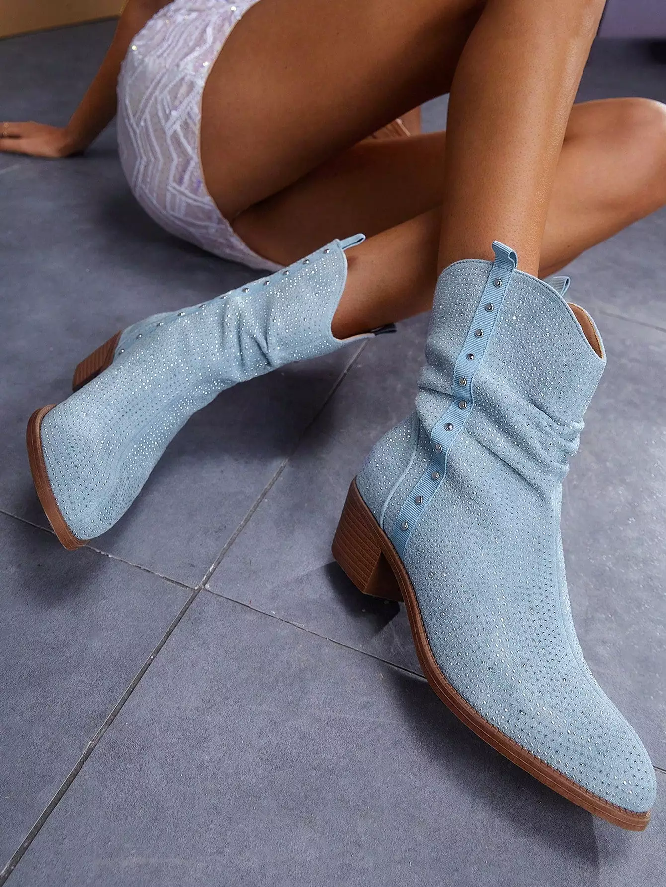 Women Studded Decor Faux Suede Fashion Boots, Fashion Baby Blue Slouchy Boots For Outdoor