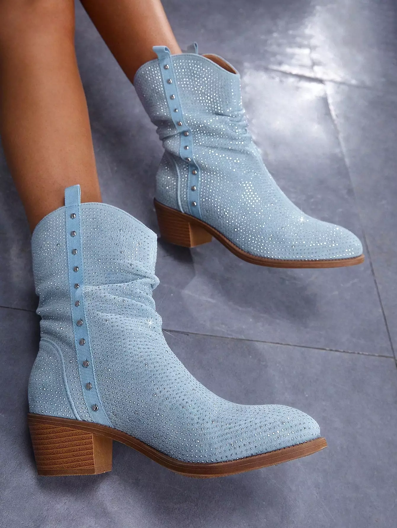 Women Studded Decor Faux Suede Fashion Boots, Fashion Baby Blue Slouchy Boots For Outdoor